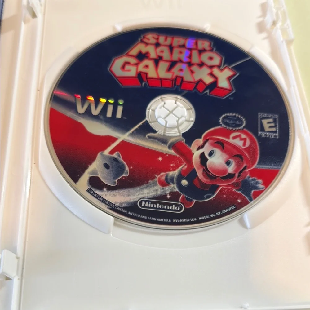 Nintendo Super Mario Galaxy for Wii - Black - Picture 3 of 4